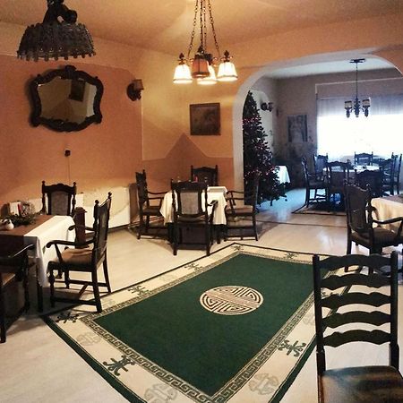 Bed and Breakfast Vila Monica Тыргу-Муреш Экстерьер фото