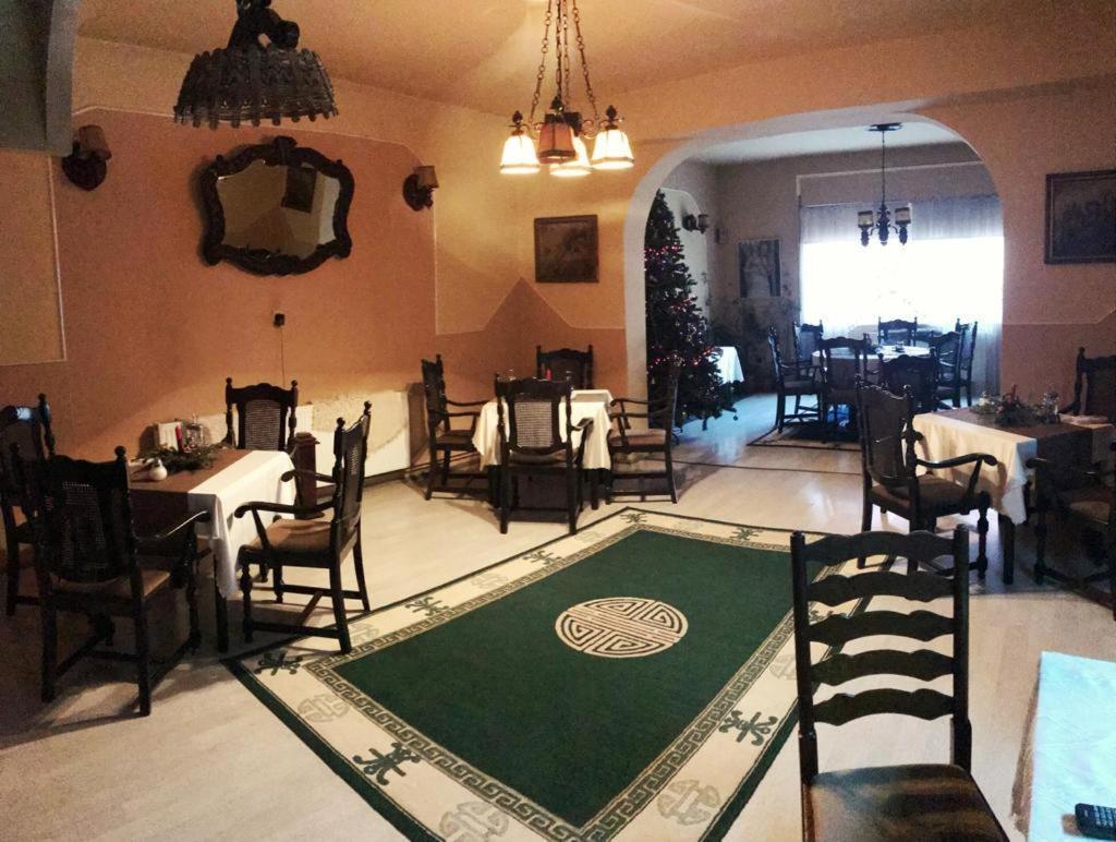 Bed and Breakfast Vila Monica Тыргу-Муреш Экстерьер фото